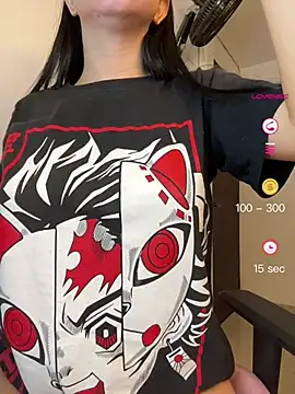 lucy grey25 online show from May 21, 2026, 1:51 pm