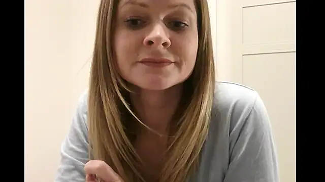 Ginger-bb online show from November 9, 2025, 3:43 pm