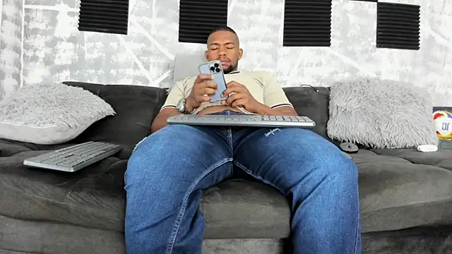 big blackmen19 online show from June 17, 2026, 1:01 pm