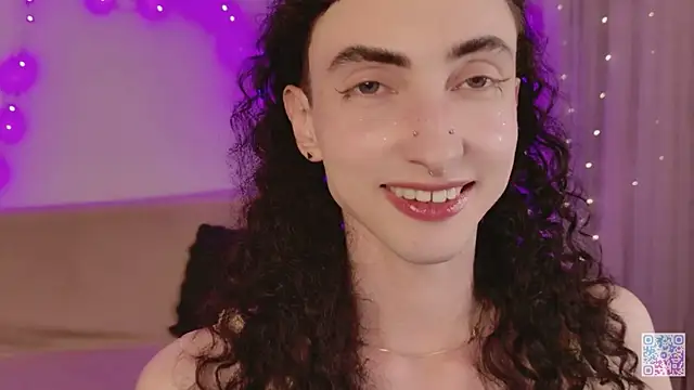 Queen of tease online show from May 23, 2026, 11:42 pm