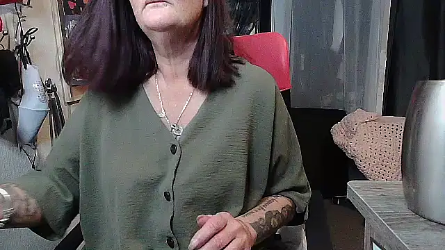 Mistress-Ivy51 online show from October 28, 2025, 5:44 am