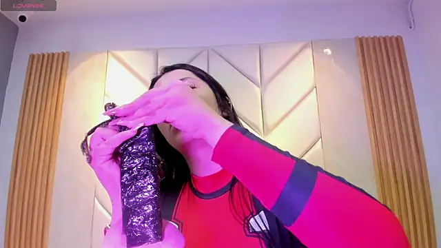 BarbieMonet online show from November 1, 2025, 1:13 pm