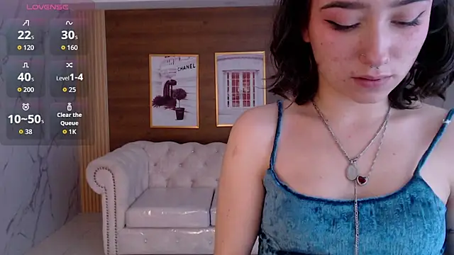 venuss09 s online show from November 27, 2025, 8:55 pm