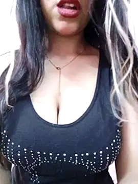 Princessa05 online show from May 2, 2026, 12:32 pm