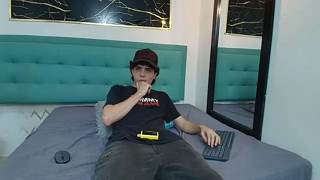 dia fax18 online show from October 20, 2025, 7:58 pm