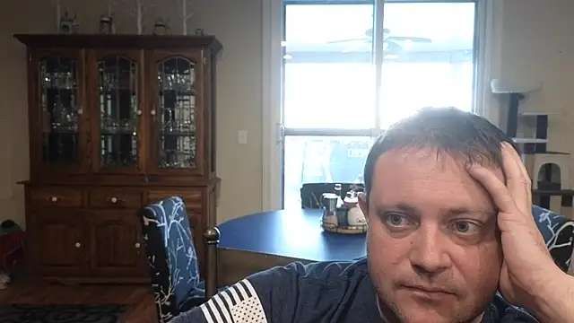 Snapshot of slickquickie2 chatting on April 20, 2026, 4:32 pm slickquickie2 online show from April 20, 2026, 4:32 pm