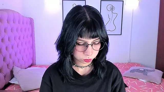 Rose 72 online show from September 18, 2025, 6:21 pm