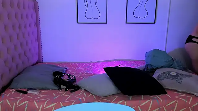 Rose 72 online show from September 28, 2025, 7:08 pm