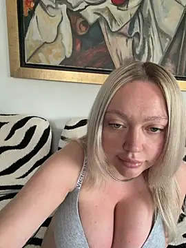 Snapshot of misstitmouseofficial chatting on March 4, 2026, 12:11 pm misstitmouseofficial online show from March 4, 2026, 12:11 pm