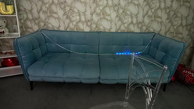 CrystallPaws online show from March 25, 2026, 6:52 am