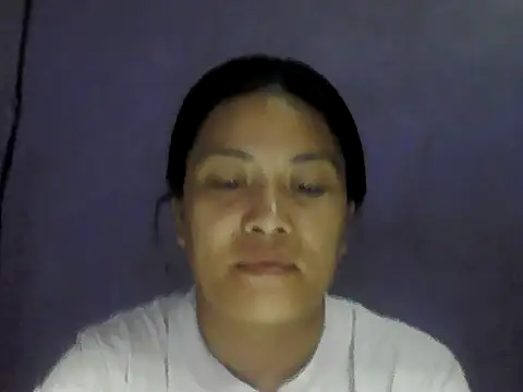 Snapshot of Uniquebeauty32 chatting on July 17, 2026, 4:12 pm Uniquebeauty32 online show from July 17, 2026, 4:12 pm