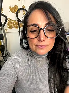 hotadhara01 online show from November 7, 2025, 3:17 am