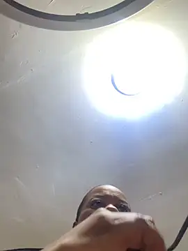 THICKBUNNYCHICKxxx online show from April 21, 2026, 8:01 pm