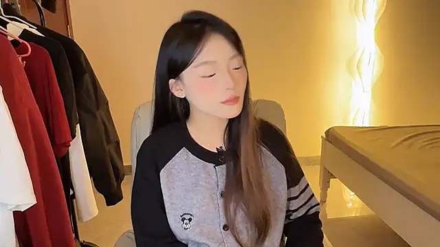 Robin-o3 online show from October 11, 2025, 3:21 pm