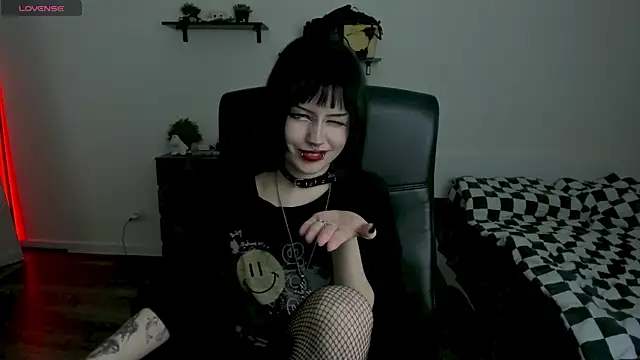 LiyaLuna online show from February 6, 2026, 5:05 pm