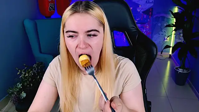 Stef Nicks online show from September 12, 2025, 5:51 am