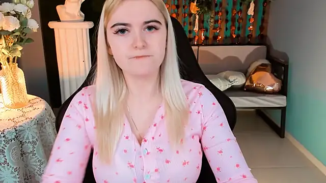 Stef Nicks online show from February 24, 2026, 9:07 am