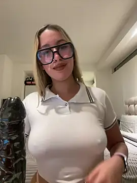 Snapshot of miagarcia250 chatting on April 28, 2026, 3:44 am miagarcia250 online show from April 28, 2026, 3:44 am