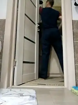 N i k o l a u online show from April 3, 2026, 10:08 pm