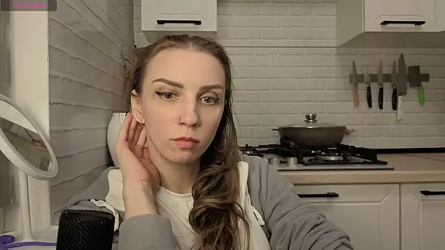 Edena  online show from April 19, 2026, 6:21 pm