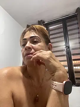 Sexysquirtmommy online show from May 9, 2026, 10:04 pm