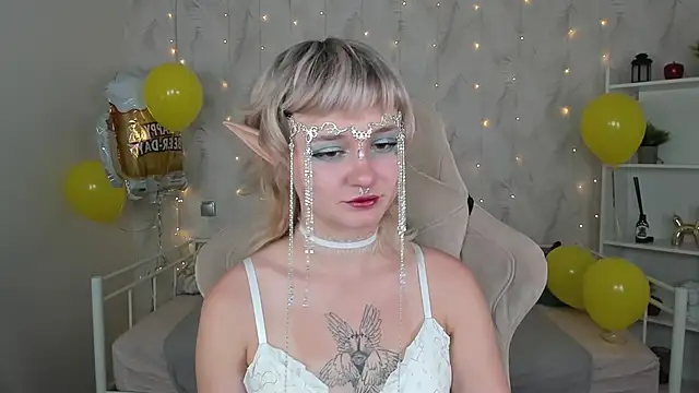 Tori Cutie online show from October 5, 2025, 12:09 am