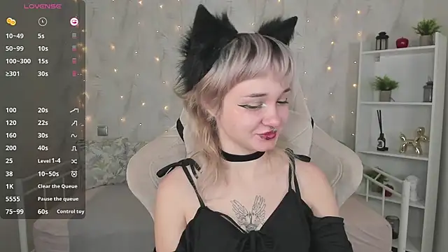 Tori Cutie online show from October 18, 2025, 12:24 am