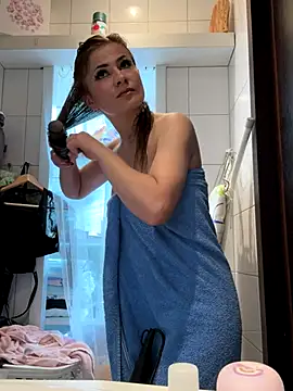 IsabellaEtha online show from October 1, 2025, 9:59 am