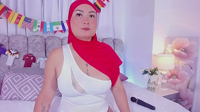 Snapshot of azaharaaa_ chatting on June 19, 2026, 11:47 am azaharaaa online show from June 19, 2026, 11:47 am