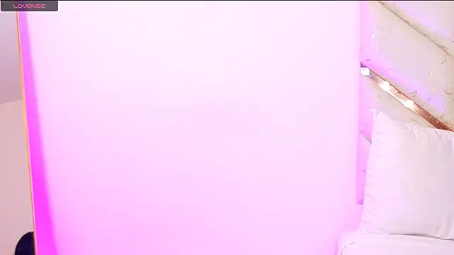 AlanaDoll online show from April 28, 2026, 4:01 pm