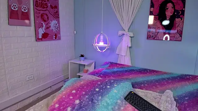 Hannahpage online show from December 19, 2025, 12:23 pm