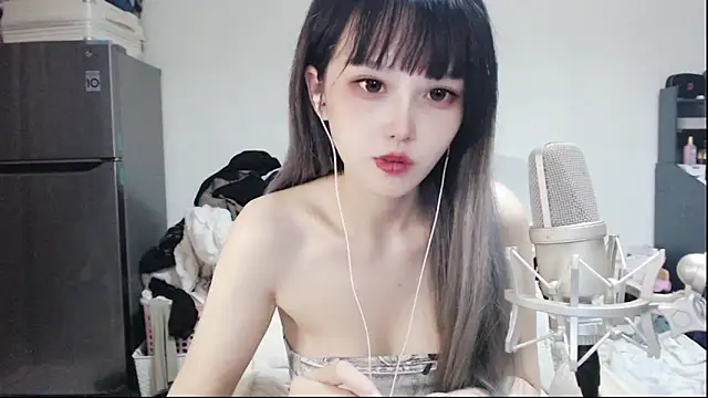 Snapshot of twlilybae chatting on June 19, 2026, 3:33 am twlilybae online show from June 19, 2026, 3:33 am