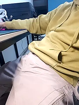 Snapshot of Hugopingonasa2024 chatting on October 3, 2025, 10:51 pm Hugopingonasa2024 online show from October 3, 2025, 10:51 pm