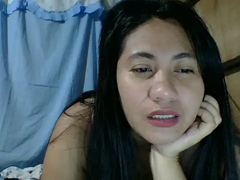 Snapshot of Madona1993 chatting on February 5, 2026, 2:49 am Madona1993 online show from February 5, 2026, 2:49 am