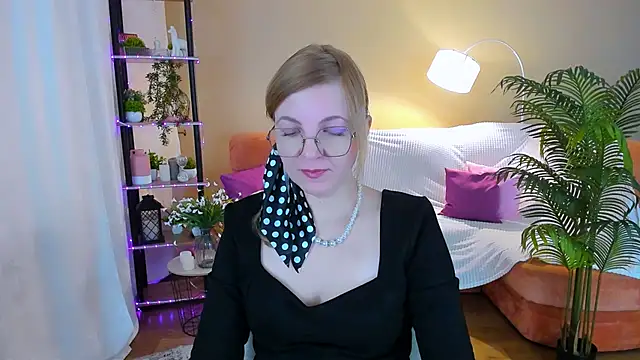 YourUniverser online show from October 8, 2025, 4:21 am