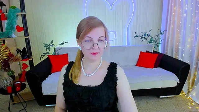 Snapshot of YourUniverser chatting on July 7, 2026, 6:47 am YourUniverser online show from July 7, 2026, 6:47 am