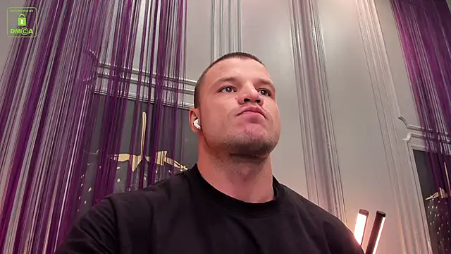 Snapshot of OliverSport chatting on December 3, 2024, 3:33 pm OliverSport online show from December 3, 2024, 3:33 pm