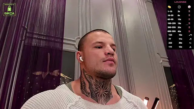 Snapshot of OliverSport chatting on December 23, 2024, 10:32 am OliverSport online show from December 23, 2024, 10:32 am