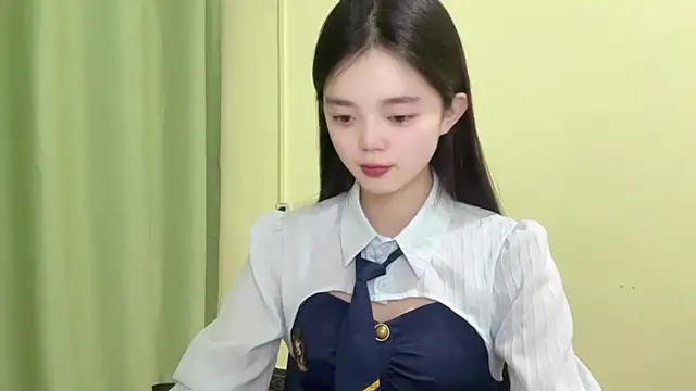 Nicole-13 online show from February 5, 2026, 12:32 pm