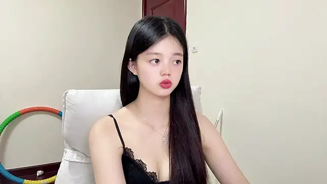 Nicole-13 online show from June 2, 2026, 12:18 pm