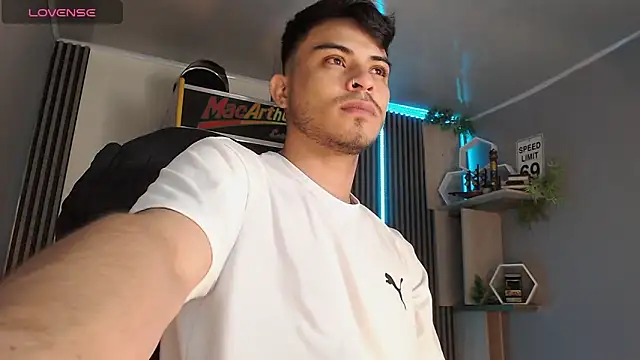 Bastian MCcormick online show from October 8, 2025, 12:03 pm