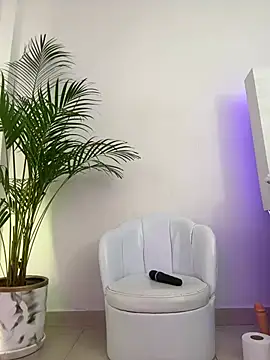 Ariana2017 online show from April 11, 2026, 10:36 pm