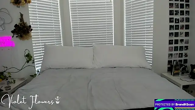 Snapshot of violetttflowers chatting on September 8, 2025, 5:12 pm violetttflowers online show from September 8, 2025, 5:12 pm