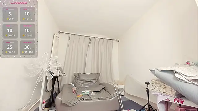 fox-yiyi online show from November 14, 2025, 8:02 am