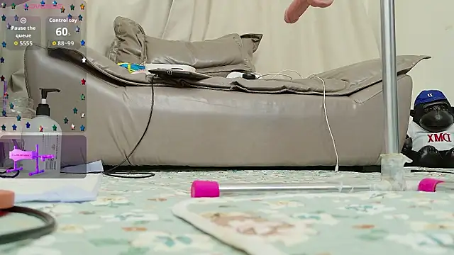 fox-yiyi online show from April 8, 2026, 7:52 am