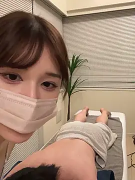 pina-pipi online show from October 3, 2025, 12:57 pm