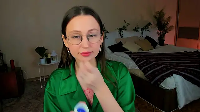 YourLovellyStory online show from January 19, 2026, 4:22 pm