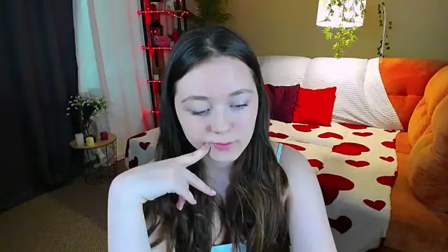 AlluringLookk online show from March 29, 2026, 11:43 am