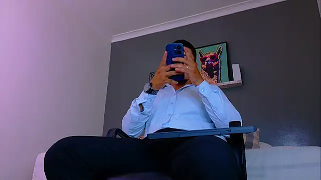 Snapshot of MrFox__ chatting on May 16, 2026, 8:18 pm MrFox online show from May 16, 2026, 8:18 pm