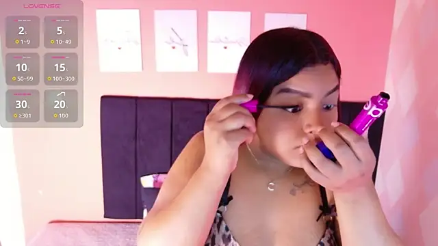 curvybrunnett online show from March 12, 2026, 12:55 pm